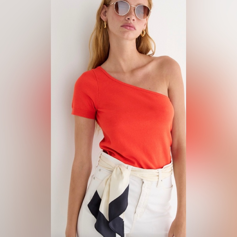 NWT one shoulder stretch sweater